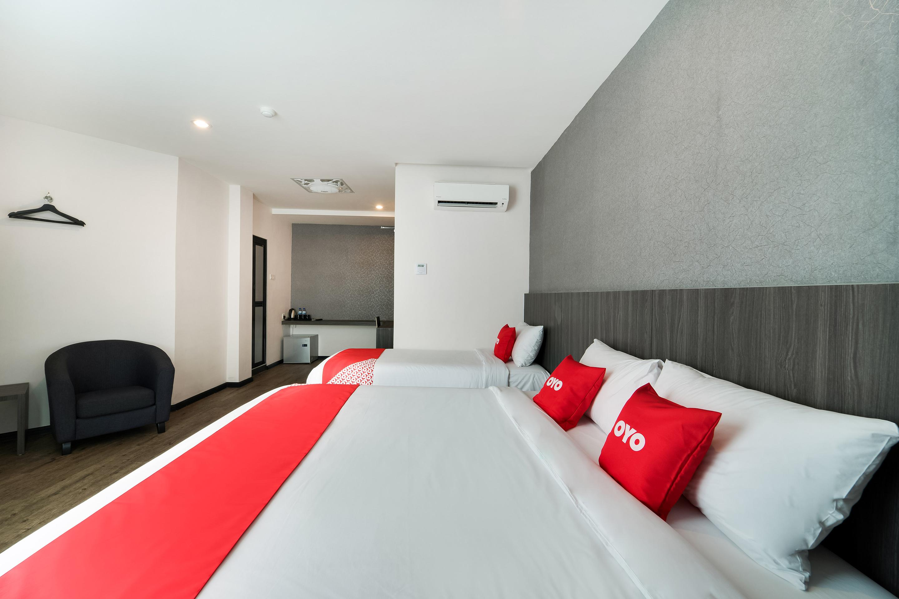 Capital O 89386 Stay 365 Hotel Чанглун Екстериор снимка